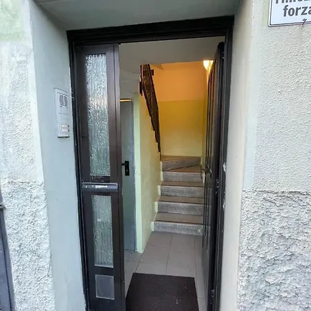 La Casa Di Ste' Апартаменты Милан